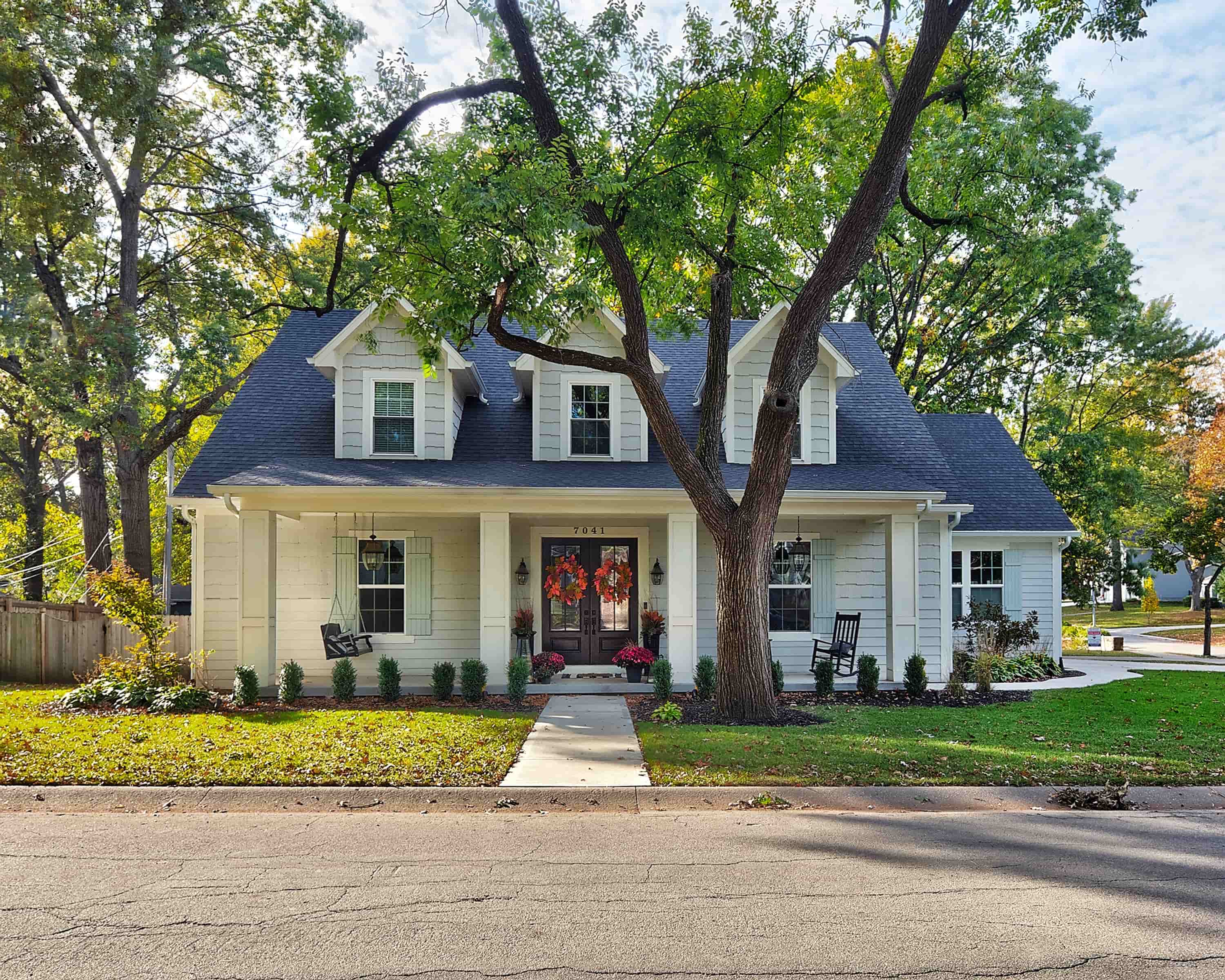 The Modern Farmhouse Trend: Why Kansas City Homebuyers Can’t Get Enough of This Style | Dusty Rhodes 